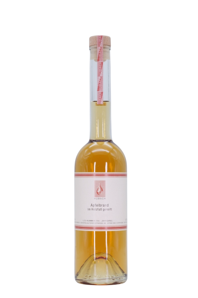 Apfelbrand im Holzfaß gelagert